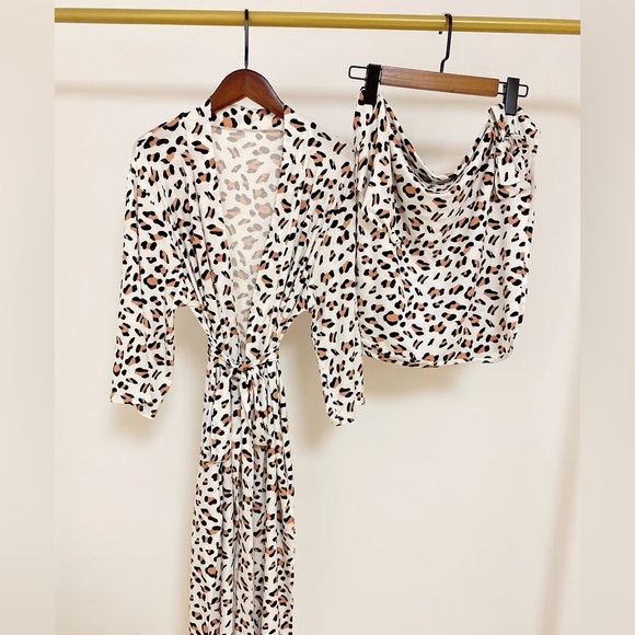 Leopard Mommy Robe & Baby Swaddle Set - Picture 1 of 3